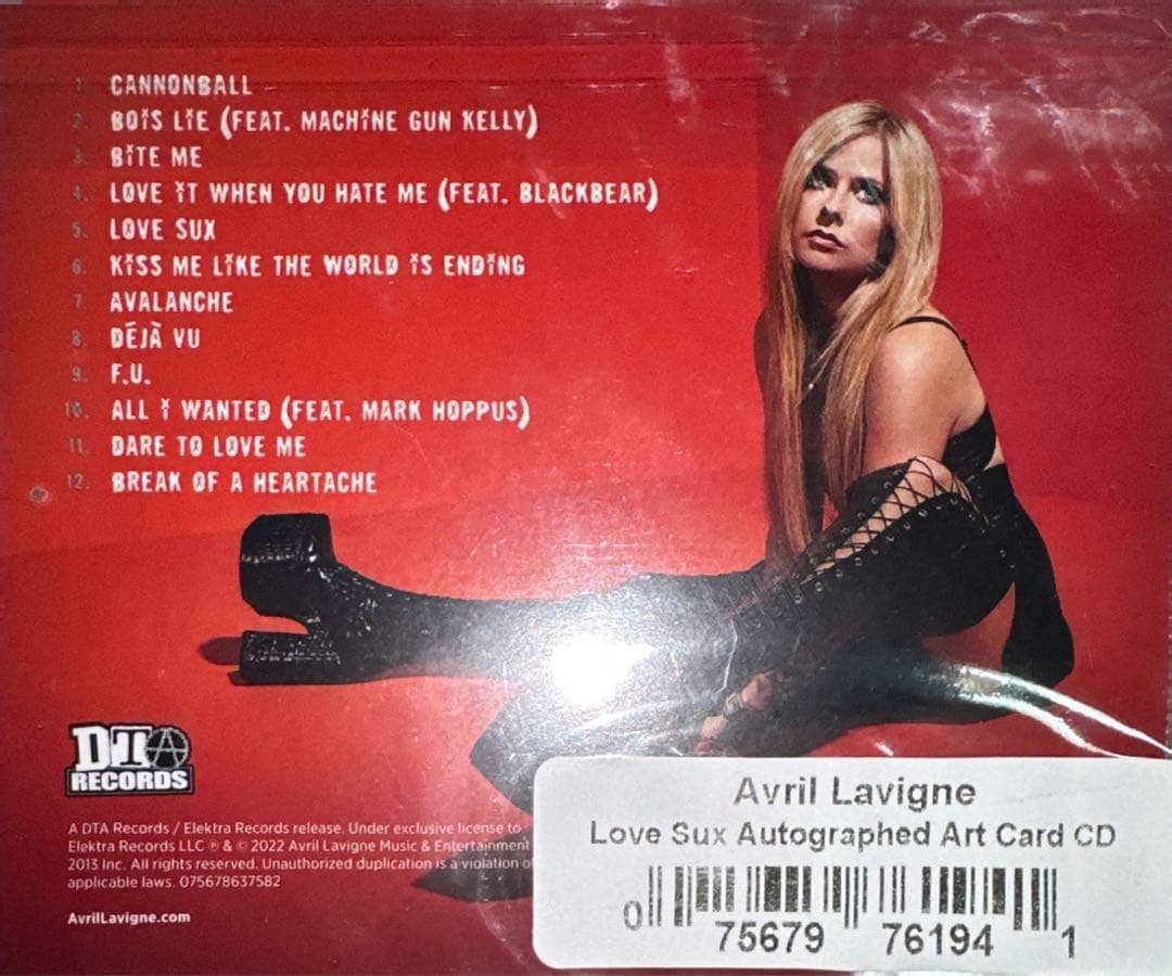 Avril Lavigne アヴリル・ラヴィーン　サイン入りCD