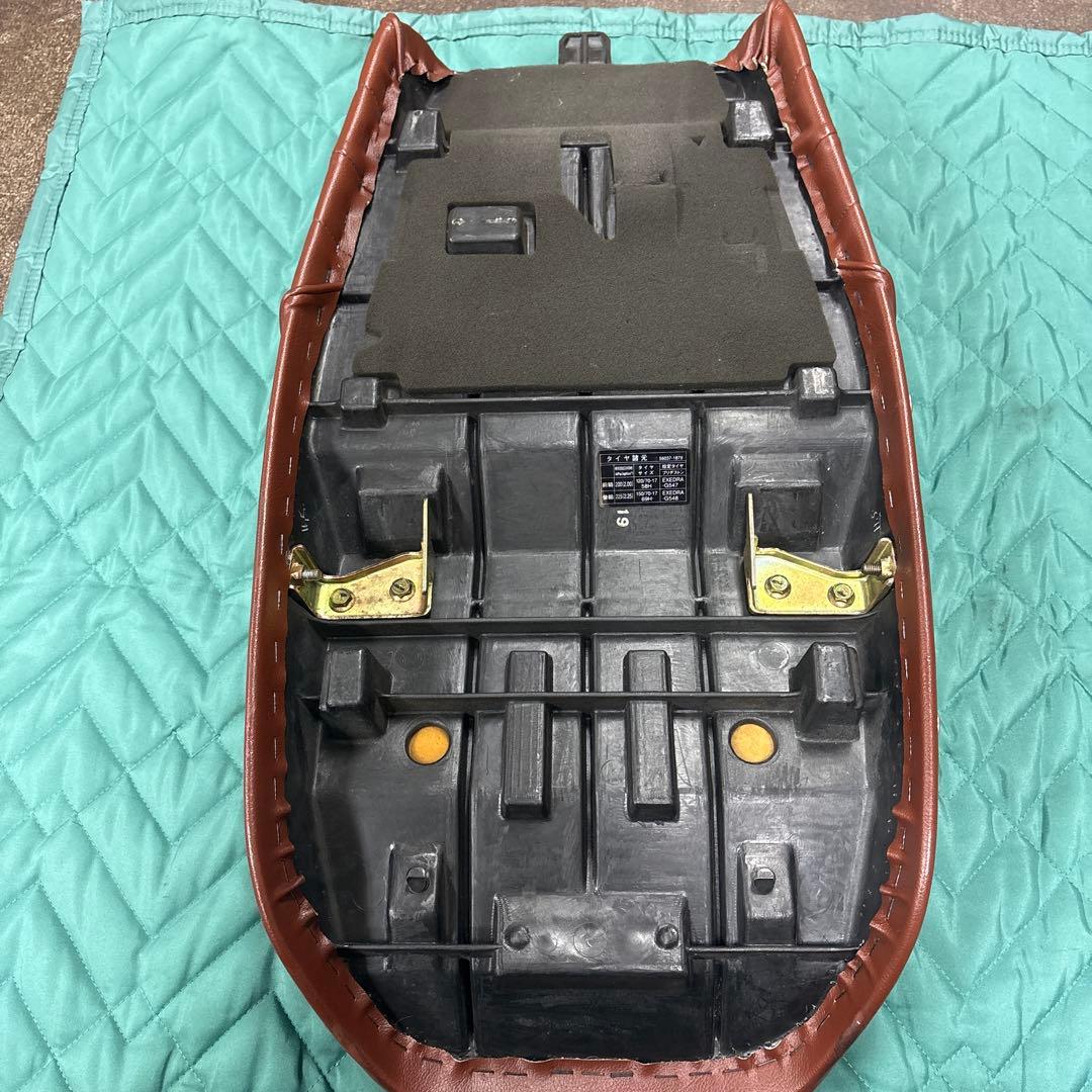 ゼファー750用　タックロール　シート　茶　ブラウン　純正シート