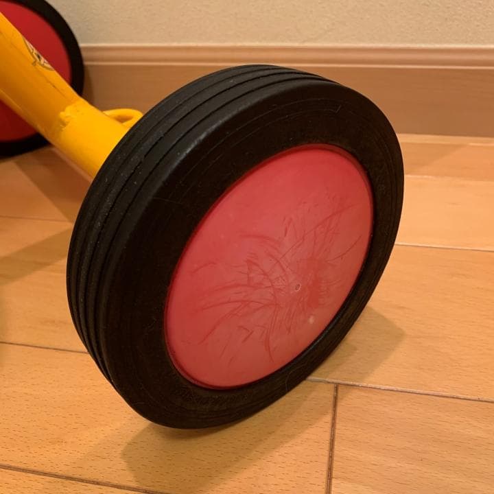 ウインザー　ボーネルンド　丸ハンドル三輪車　黄色