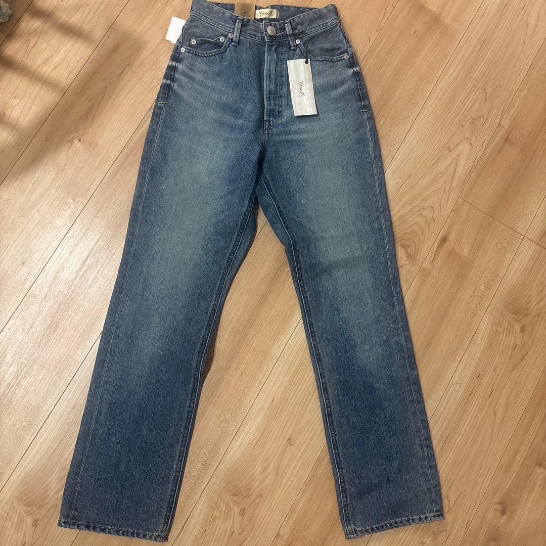 【新品未使用】YANUK LOUISE ストレートデニム