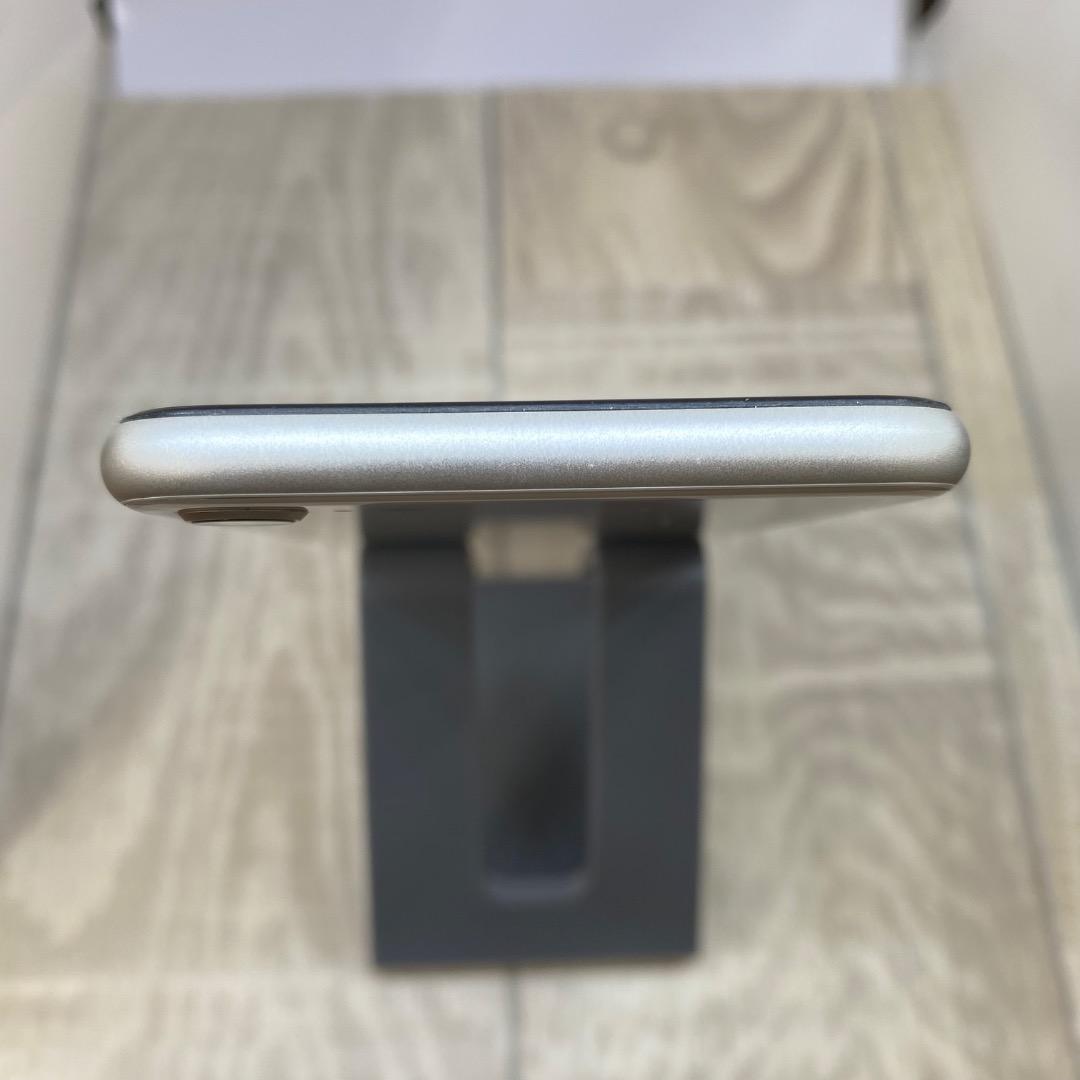 iPhoneSE第3世代 スターライト 64GB 新品バッテリー
