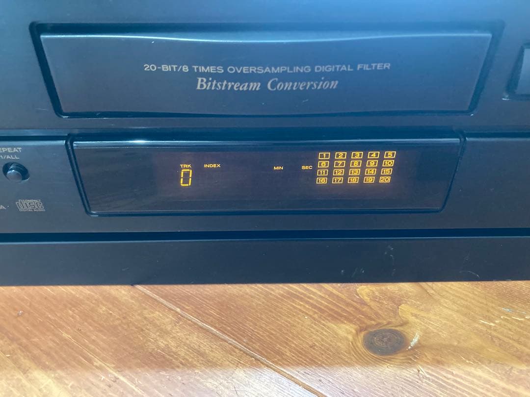 TOA 放送設備 compact disk prayer CD-20A ！