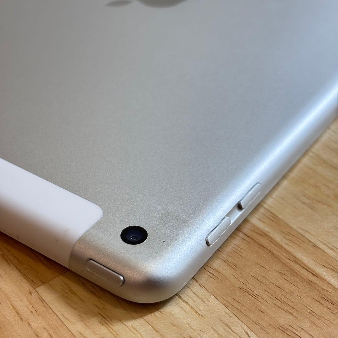 iPad 第6世代 32GB SIMフリー バッテリー最大量95%