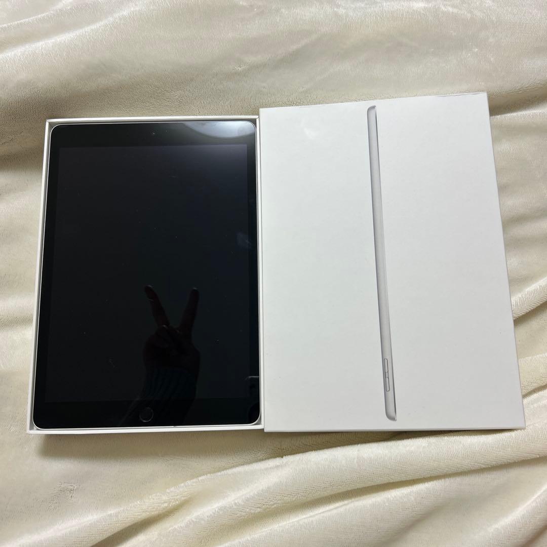 iPad 第9世代 64GB Wi-Fi シルバー + 純正ケース付き