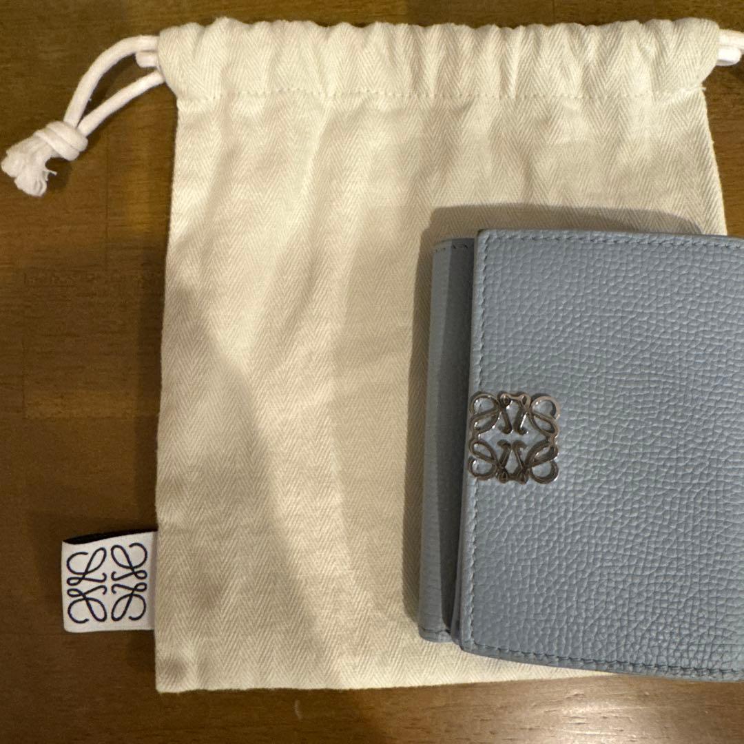 ロエベ　アナグラム　ライトブルーレザー 三つ折り財布