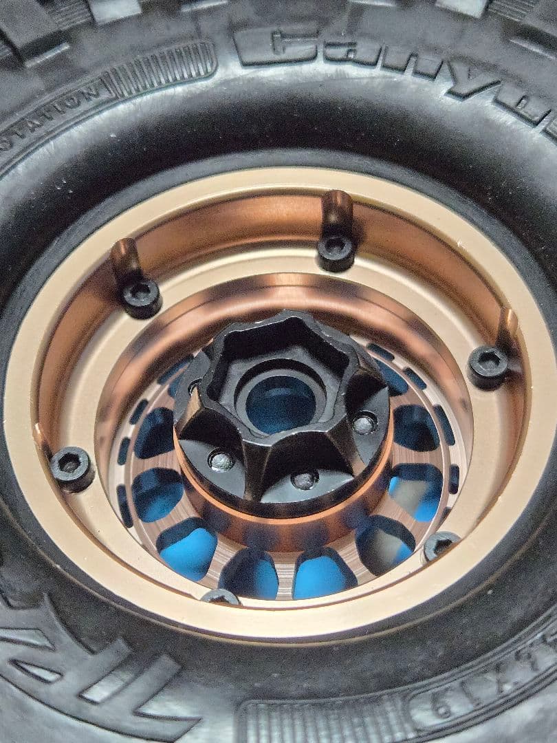 【未使用に近い】1/10 RCクローラー用 1.9インチ タイヤ&ホイール