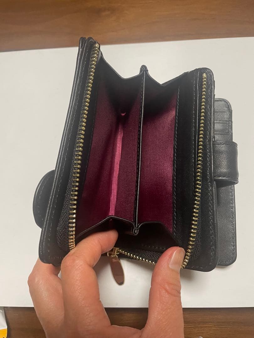 MARY QUANTビックディジーパッチLウオレット 二つ折り財布