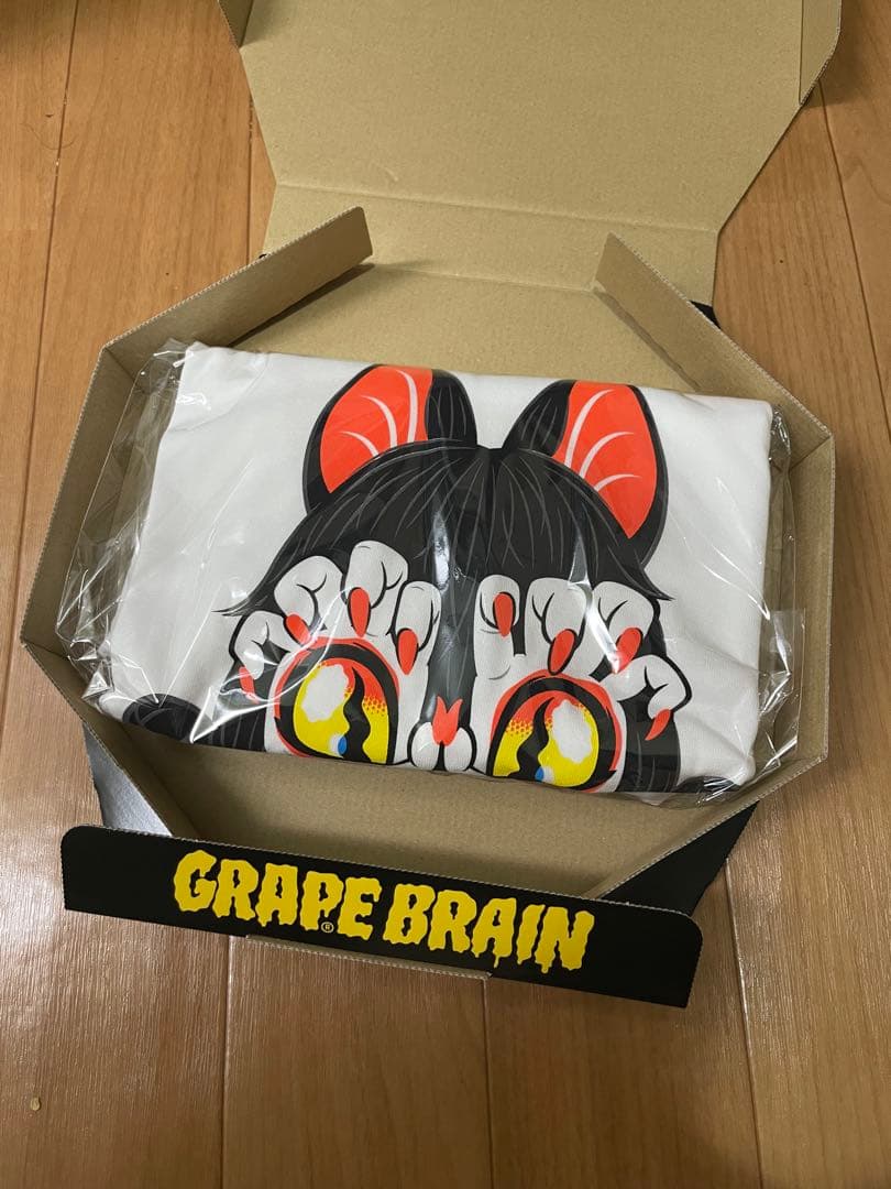 GRAPE BRAIN 戦慄！にぎるちゃん 222 ver. Tシャツ 白 黒