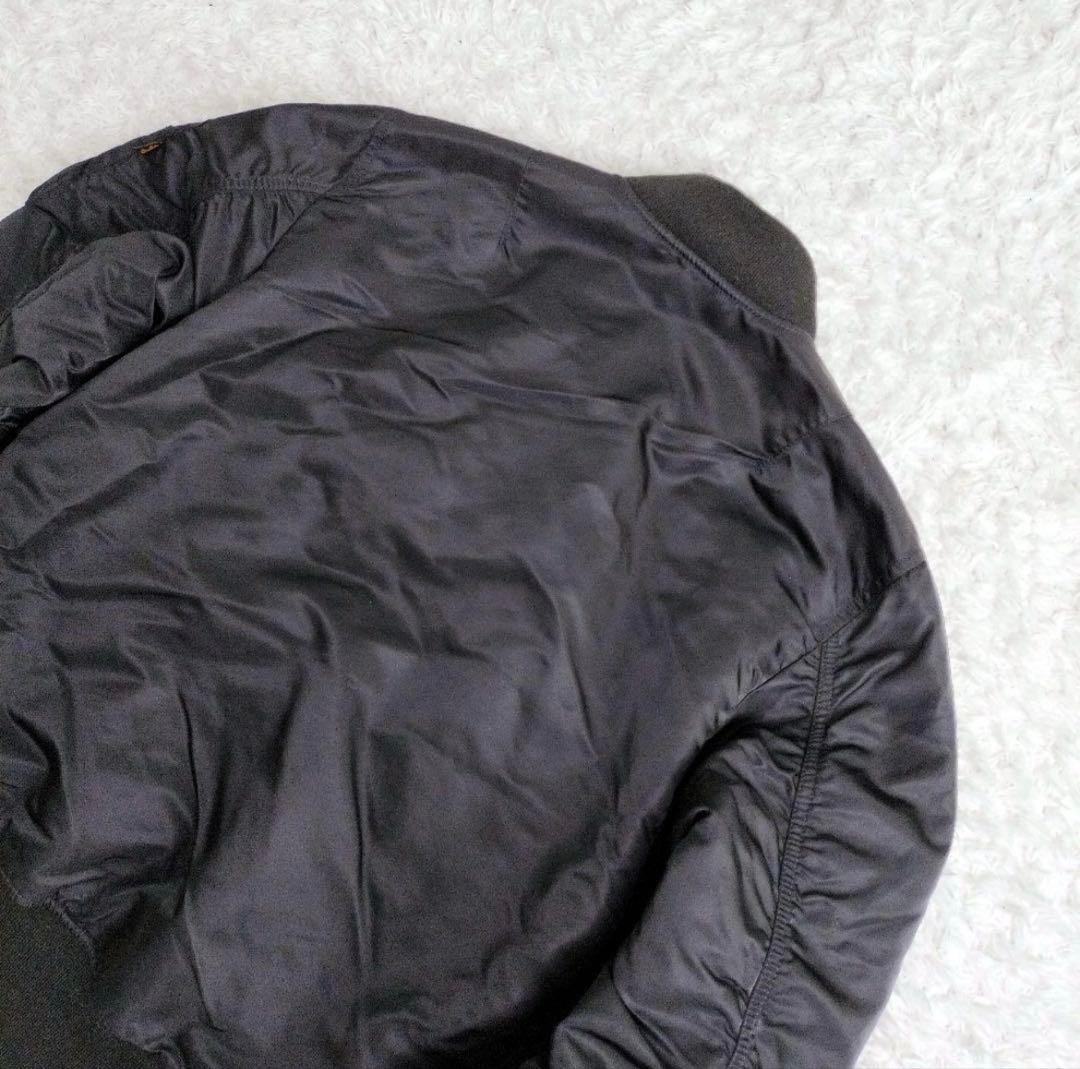 ALPHA INDUSTRIES MA-1 ブラックジャケット