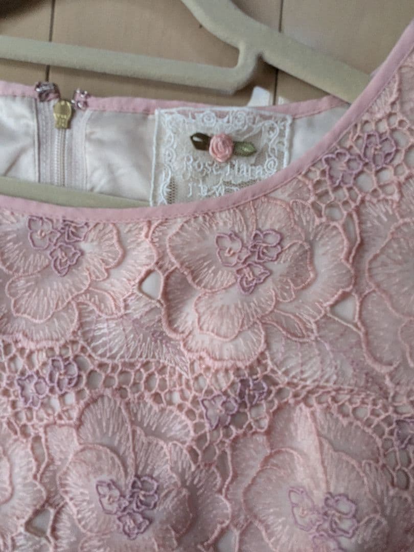ローズティアラオーガンジーフラワー刺繍ワンピース