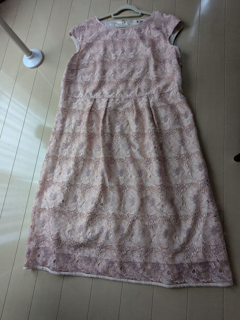 ローズティアラオーガンジーフラワー刺繍ワンピース