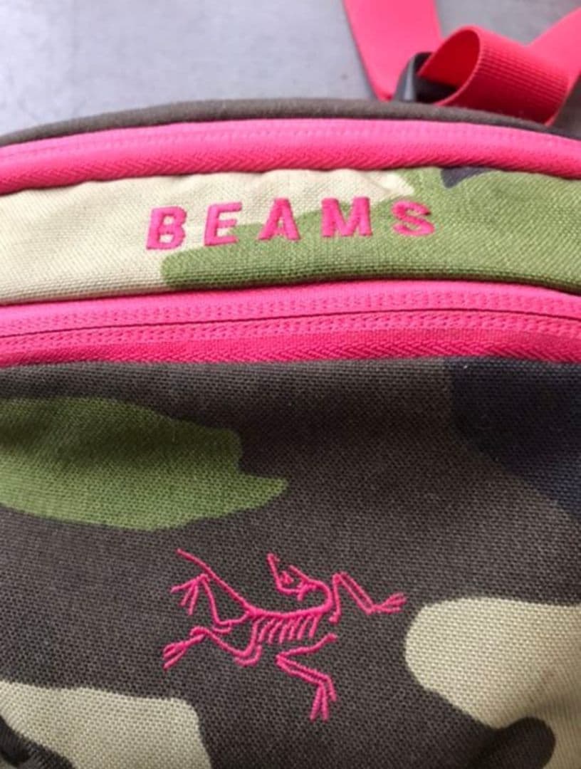 ARC'TERYX BEAMS 別注 迷彩ボディバッグ