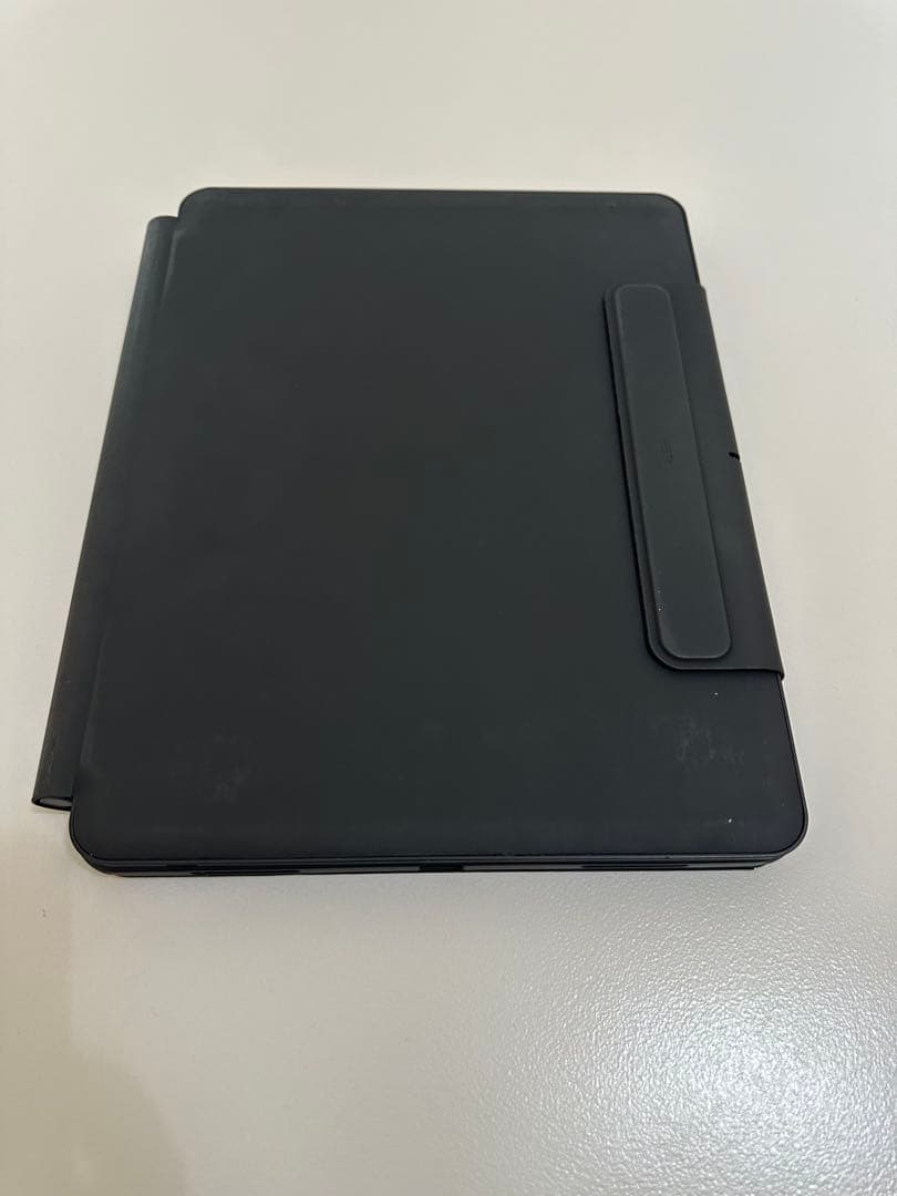 Apple iPad Air 13インチ M2 128GB + ESRキーボード