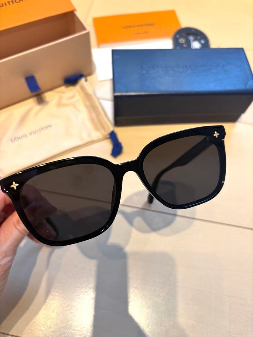 新品LOUIS VUITTON 黒色サングラス・マイ モノグラム レクタングル