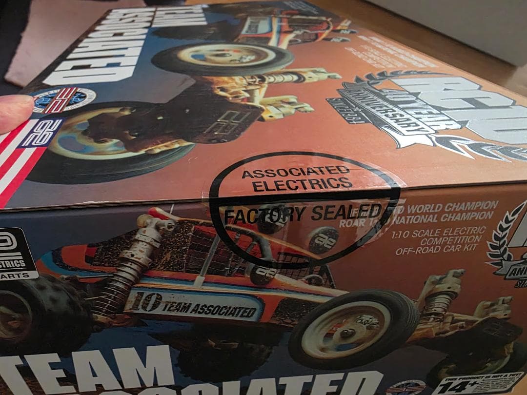 新品未開封 アソシ RC10 クラシック 40th アニバーサリーキット