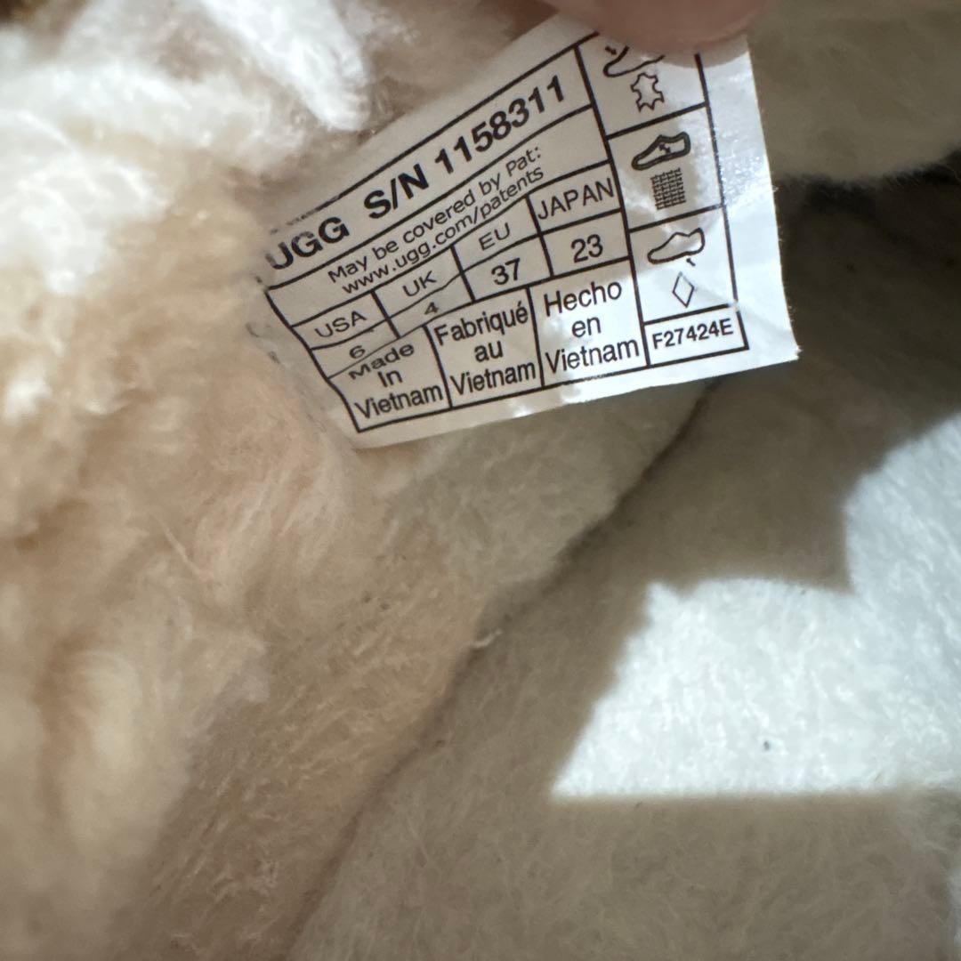 UGG アグ　厚底プラットフォーム　ムートンブーツ