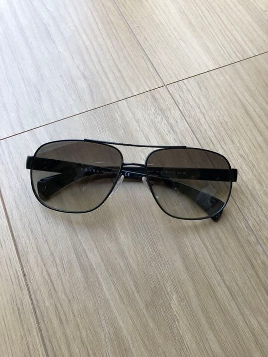 PRADA サングラス　ほぼ未使用