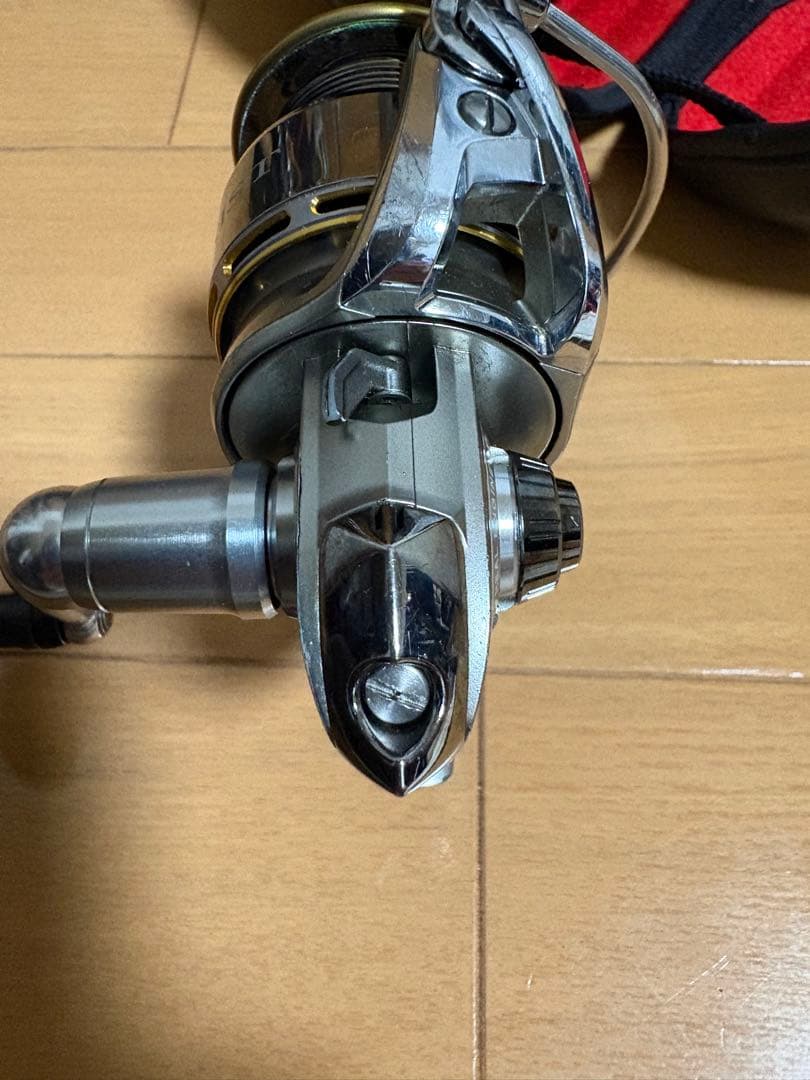 ダイワ 05EXIST 2500 スピニングリール 専用ケース付き。