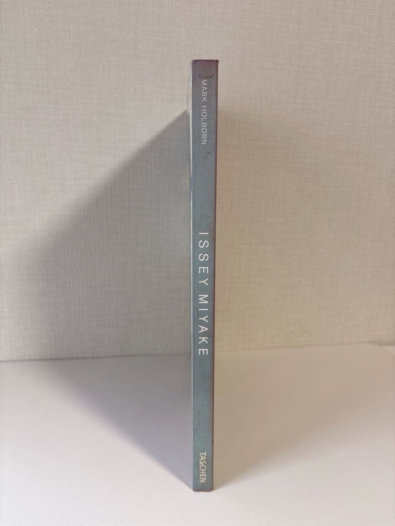 【希少】イッセイミヤケ ISSEY MIYAKE 写真集 TASCHEN