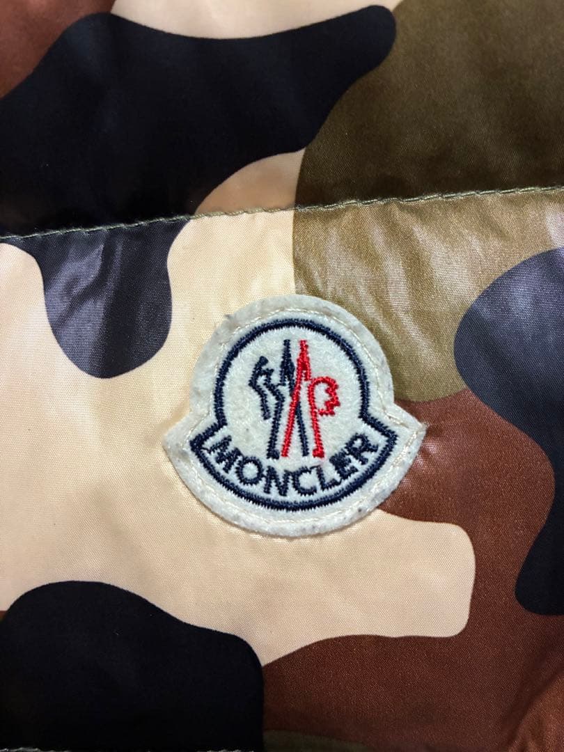 MONCLER モンクレール　迷彩ダウンベスト