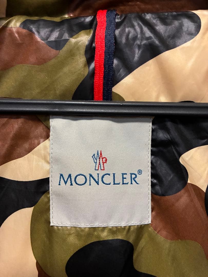 MONCLER モンクレール　迷彩ダウンベスト
