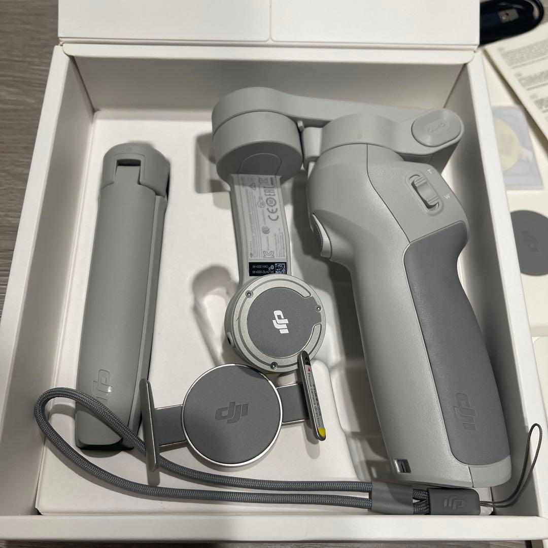 DJI OSMO MOBILE 4 スタビライザー　ジンバル