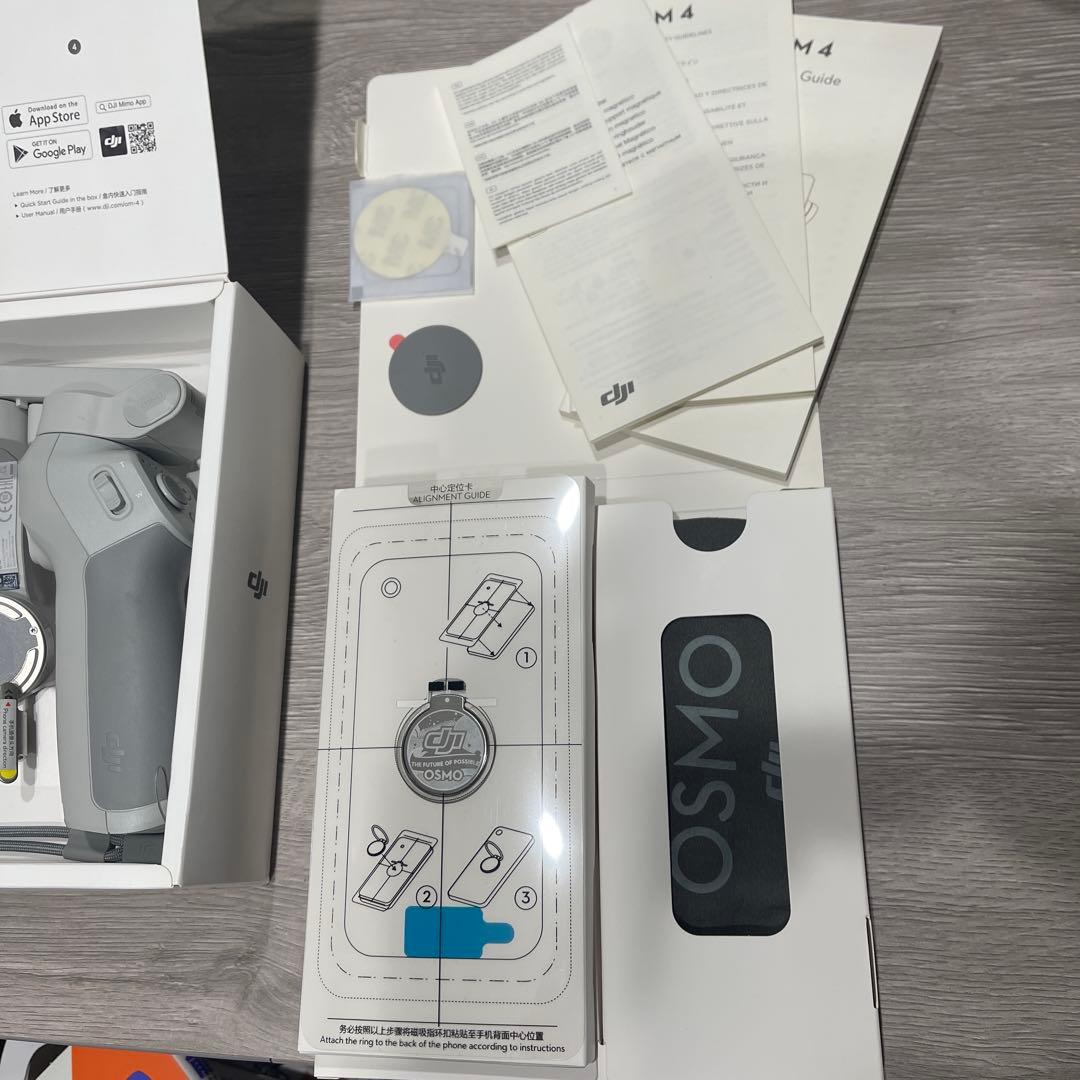 DJI OSMO MOBILE 4 スタビライザー　ジンバル