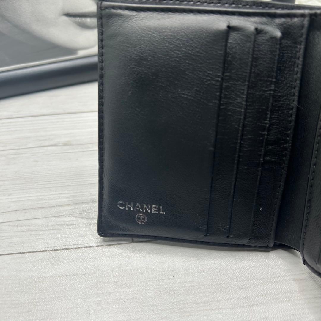 CHANEL キャビアンスキン　マトラッセ　Wホック　二つ折り財布　箱付