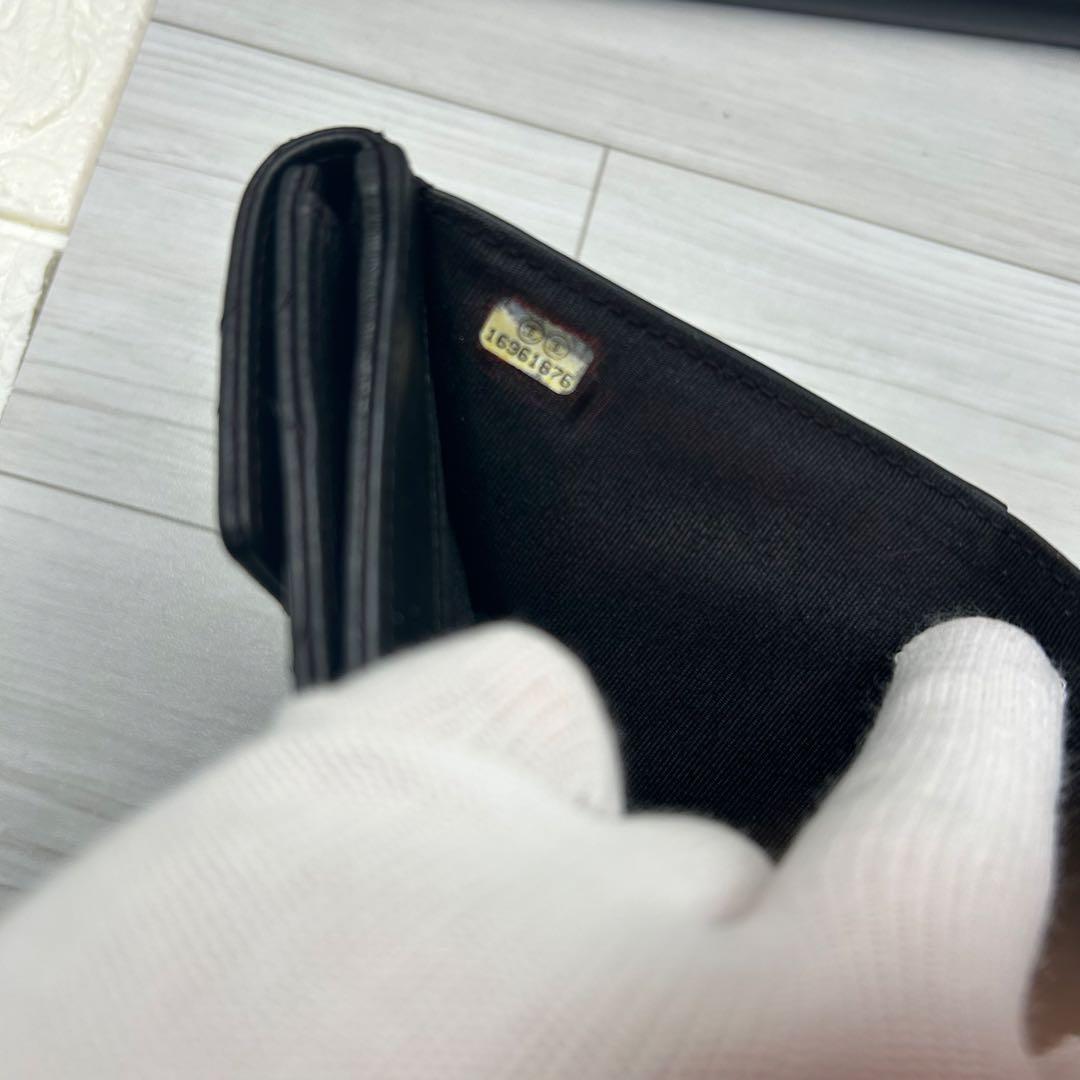 CHANEL キャビアンスキン　マトラッセ　Wホック　二つ折り財布　箱付