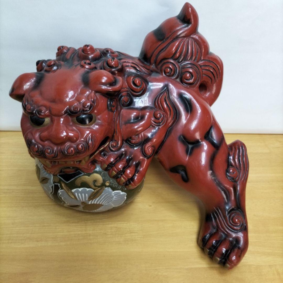 玉乗り獅子　シーサー 像