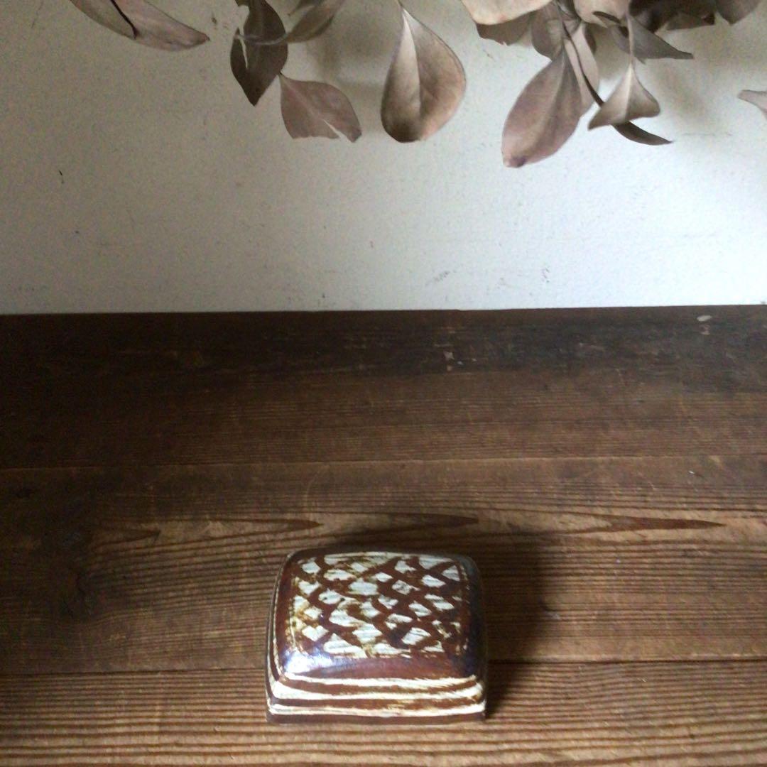 No4081鉄釉　蓋内鳥文　蓋物　合子　小物入れ　陶磁器　民藝　古美術　送料無料