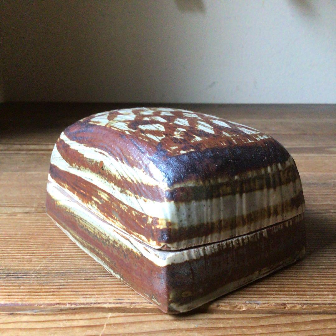 No4081鉄釉　蓋内鳥文　蓋物　合子　小物入れ　陶磁器　民藝　古美術　送料無料