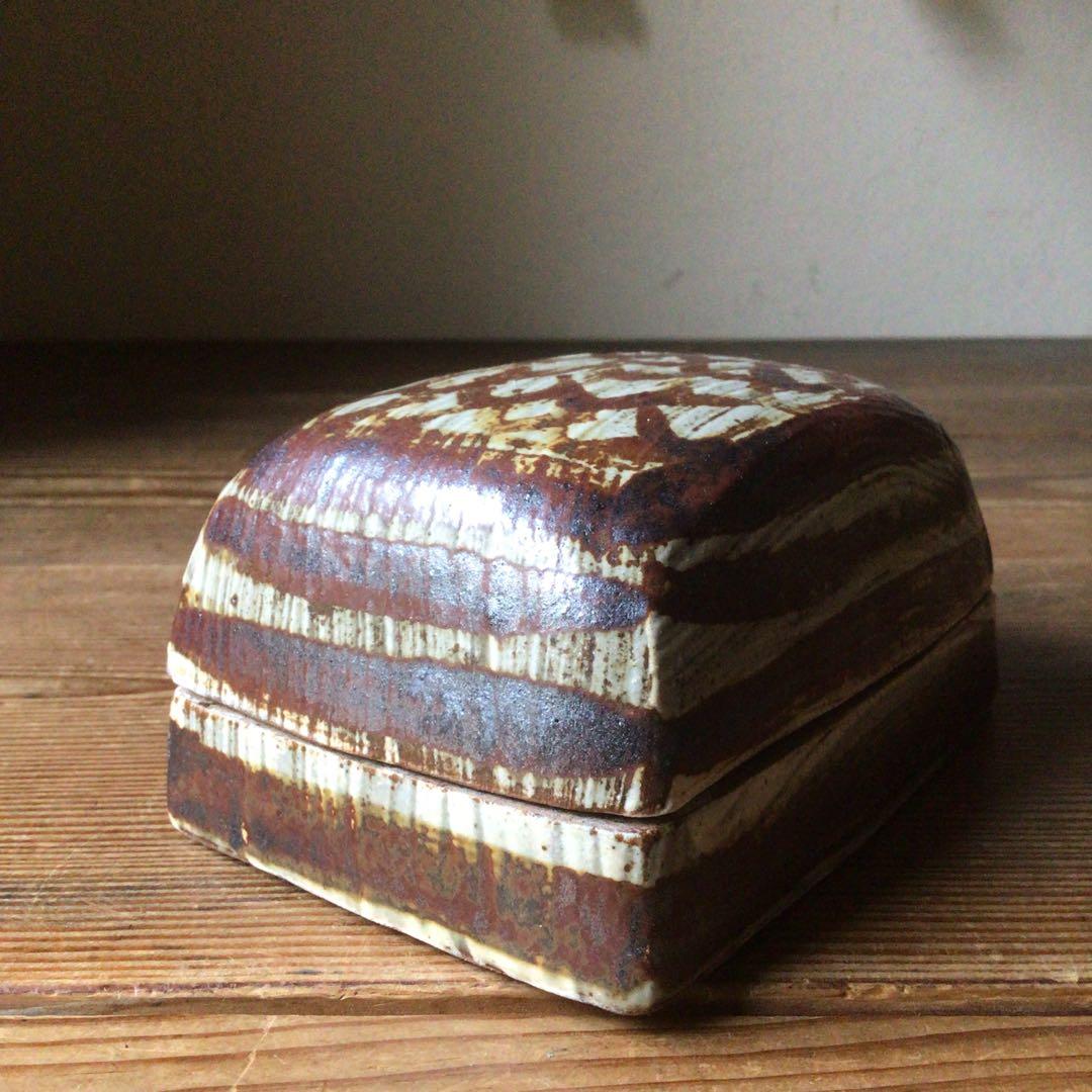 No4081鉄釉　蓋内鳥文　蓋物　合子　小物入れ　陶磁器　民藝　古美術　送料無料