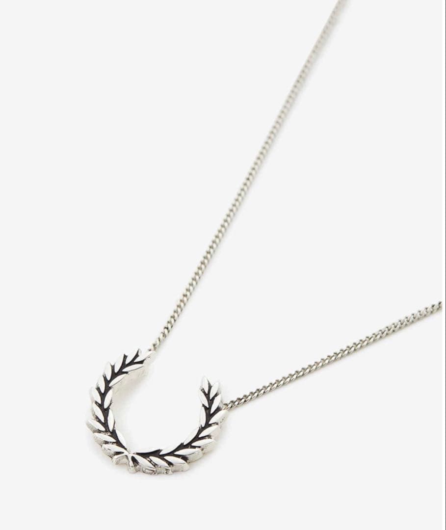 アクセサリー FRED PERRY Laurel Wreath Necklac
