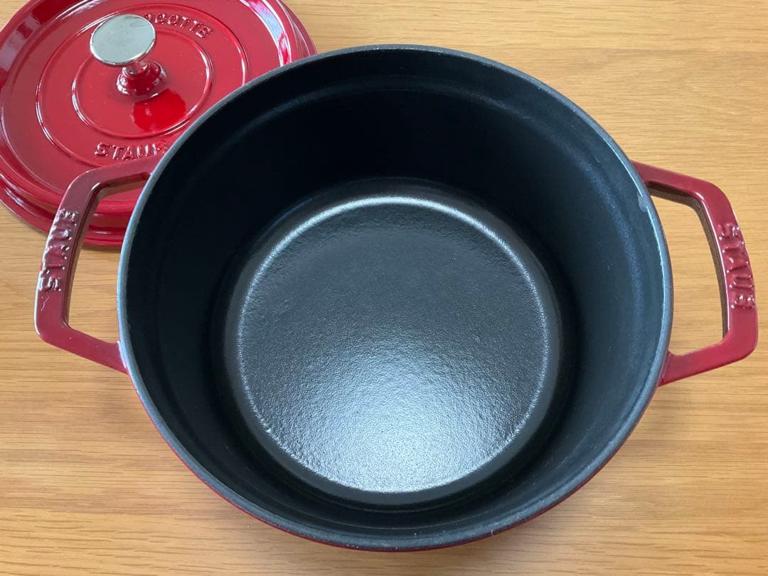 staub（ストウブ） ピコ・ココット ラウンド 22cm チェリー
