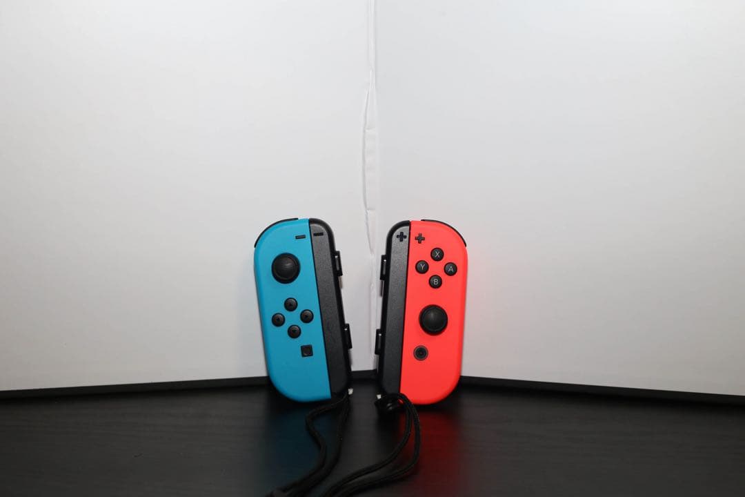 【完品】Nintendo Switch ネオンブルー/ネオンレッド 2019年