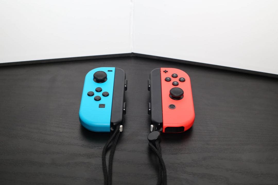【完品】Nintendo Switch ネオンブルー/ネオンレッド 2019年