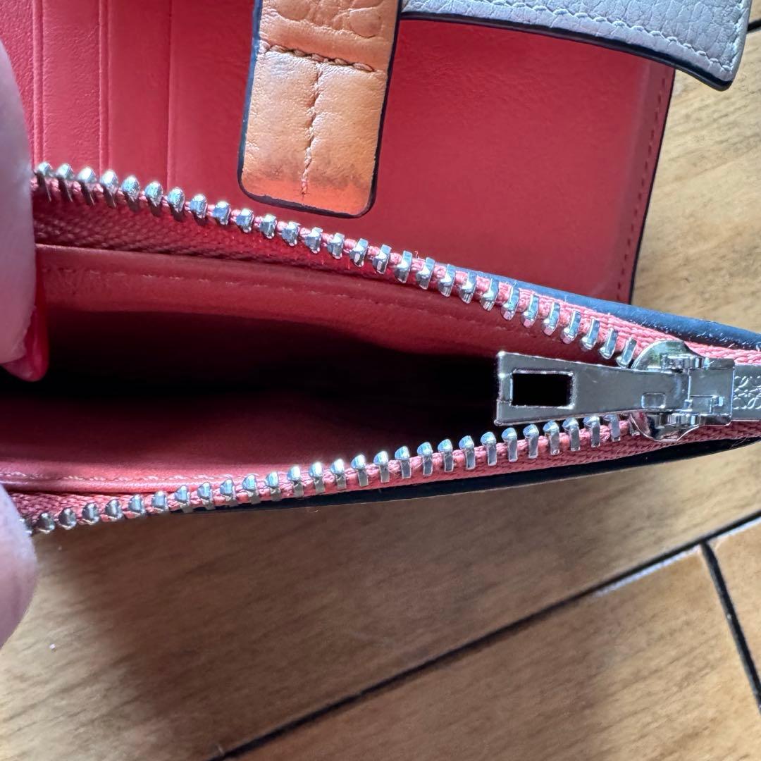 ロエベ　 LOEWE レザー 二つ折り財布　ライトウォーツ