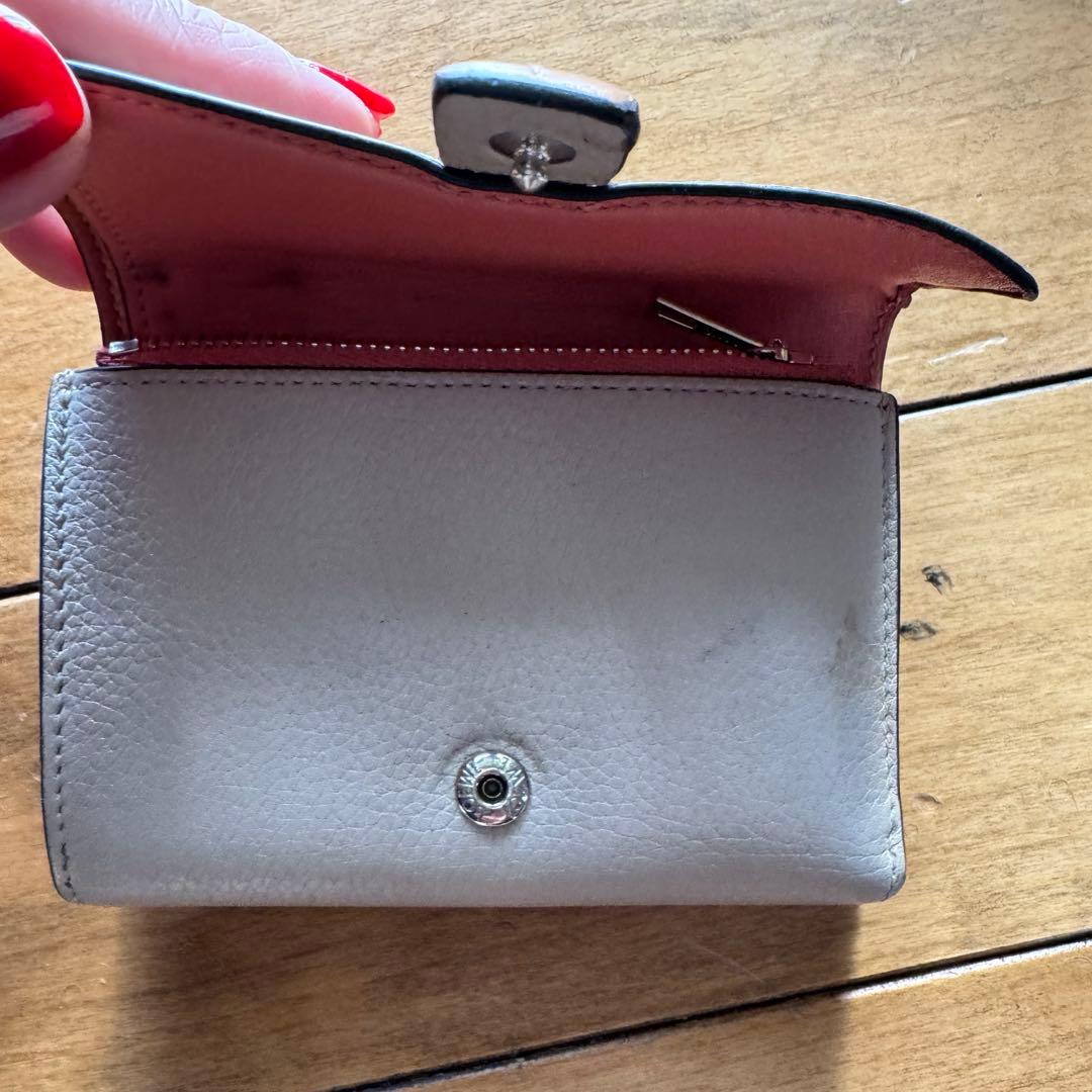 ロエベ　 LOEWE レザー 二つ折り財布　ライトウォーツ
