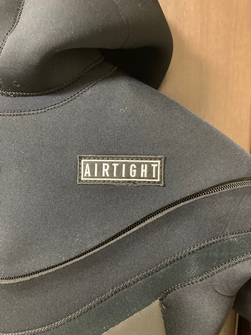 【AIRTIGHT】エアタイトウェットスーツ　セミドライ　フード付き　L