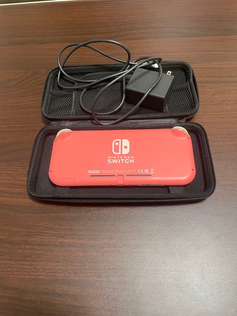 Nintendo Switch Lite 赤 本体 充電器 ケース付き