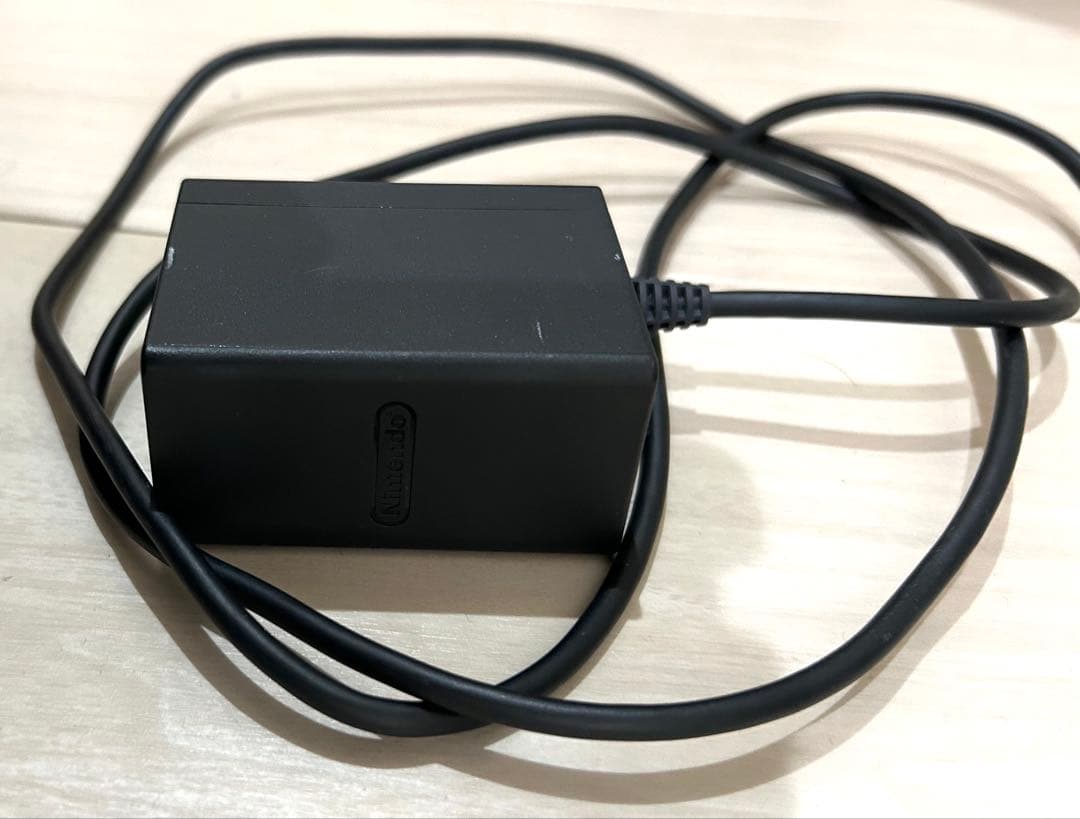 美品　Switch ニンテンドースイッチライト　動作確認済　アダプター付　グレー