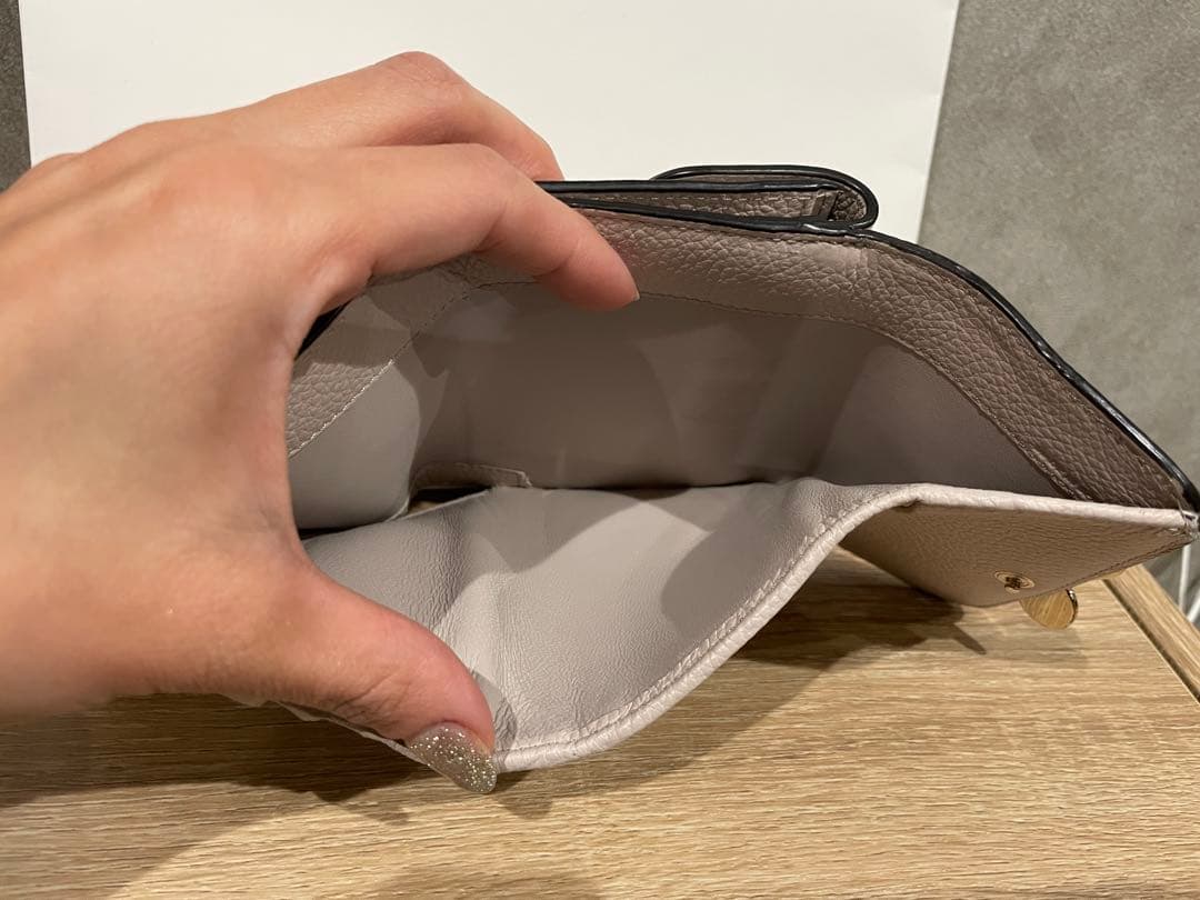 Chloé ライトグレー 三つ折り財布⚠️半額⚠️