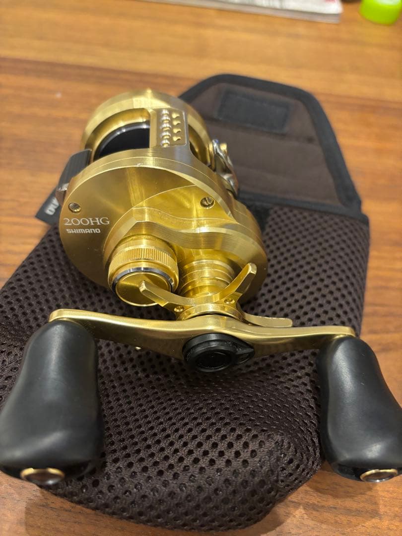 SHIMANO CALCUTTA CONQUEST 200HG 美品