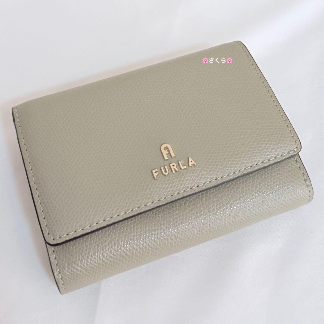 ✨新品✨FURLA カメリア コンパクト ウォレット M