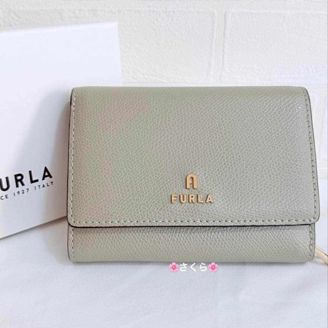 ✨新品✨FURLA カメリア コンパクト ウォレット M