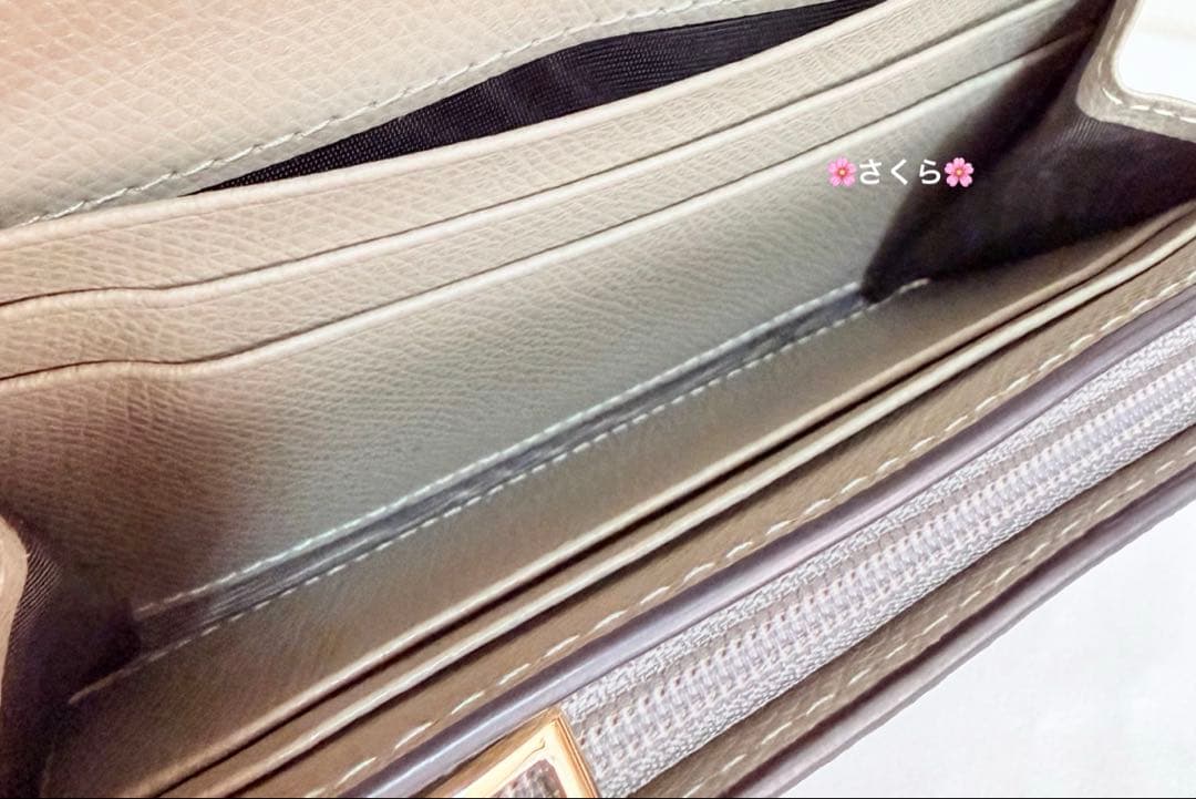 ✨新品✨FURLA カメリア コンパクト ウォレット M