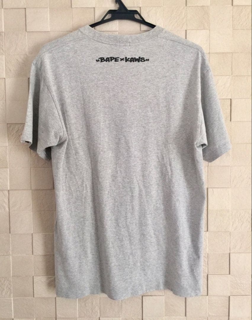 a bathing ape Original Fake KAWS Tシャツ