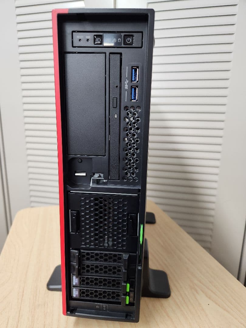 FUJITSU PRIMERGY TX1320 M4 サーバー