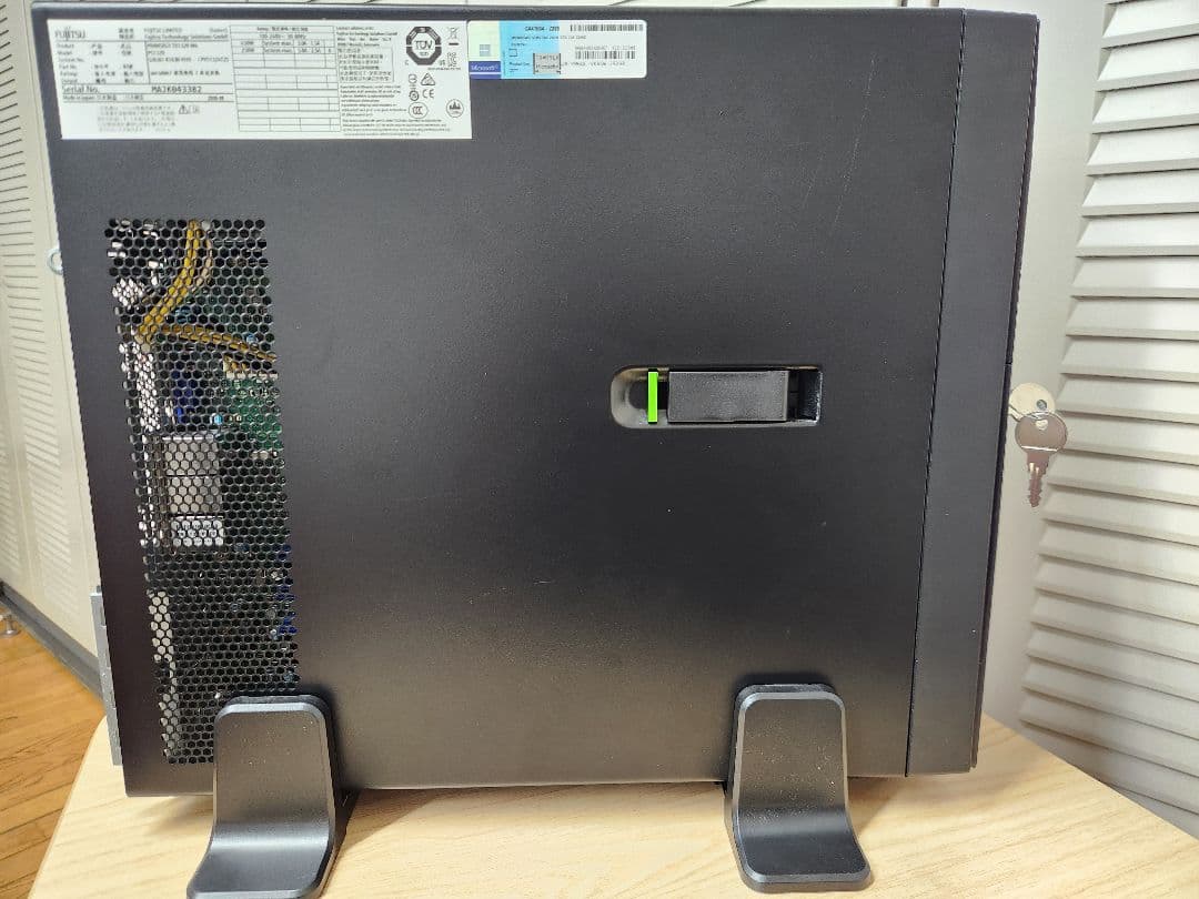 FUJITSU PRIMERGY TX1320 M4 サーバー